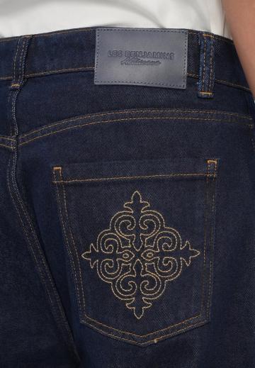 Прямые джинсы