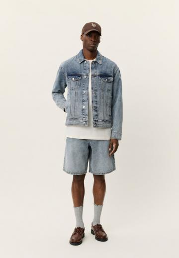 Джинсовая куртка