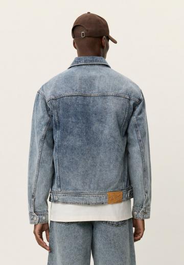 Джинсовая куртка