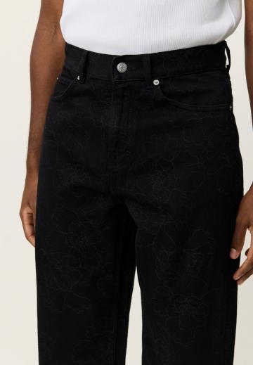 Прямые джинсы