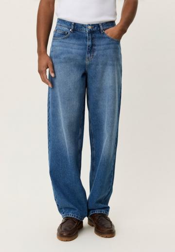 Прямые джинсы