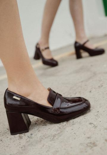 Туфли с высоким носом