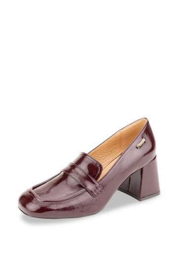 Туфли с высоким носом