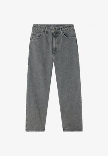 Короткие джинсы