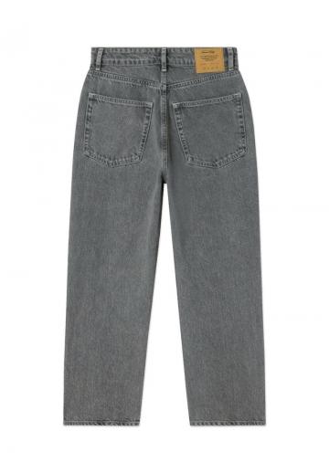 Короткие джинсы