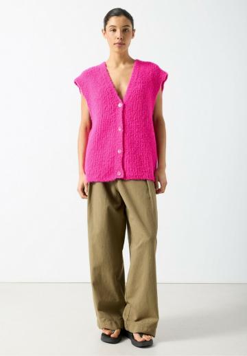 Вязаный жилет