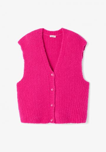 Вязаный жилет