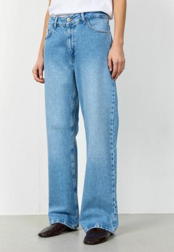 Свободные джинсы