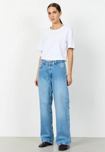 Свободные джинсы