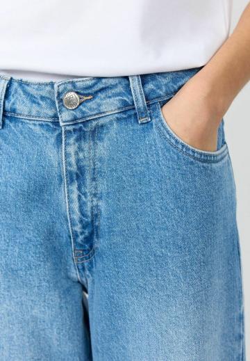 Свободные джинсы