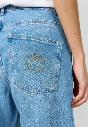 Свободные джинсы