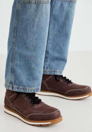 Ботинки на шнуровке