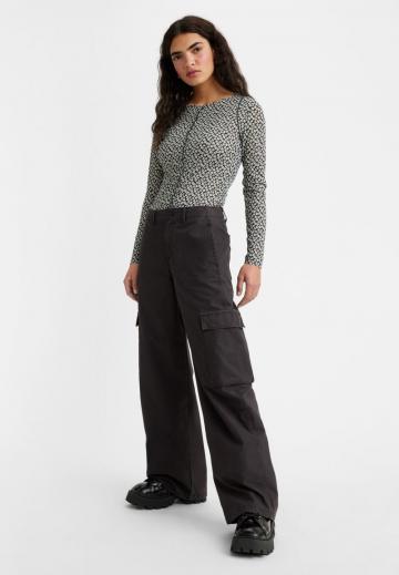 Брюки с накладными карманами