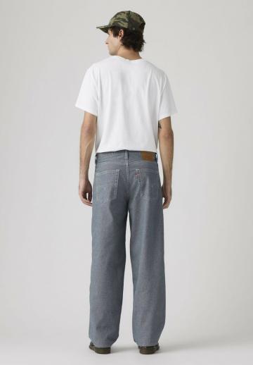 Свободные джинсы