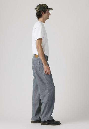 Свободные джинсы