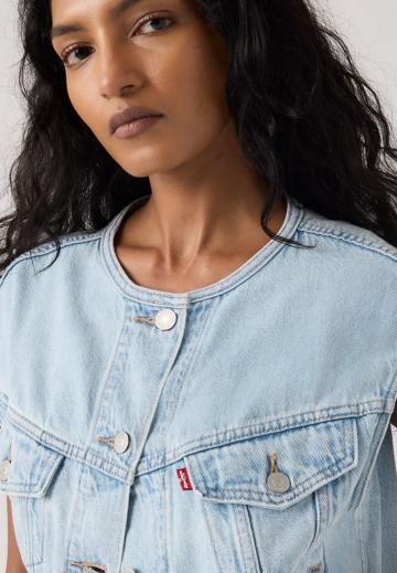 Джинсовая жилетка