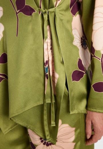 Атласная блузка