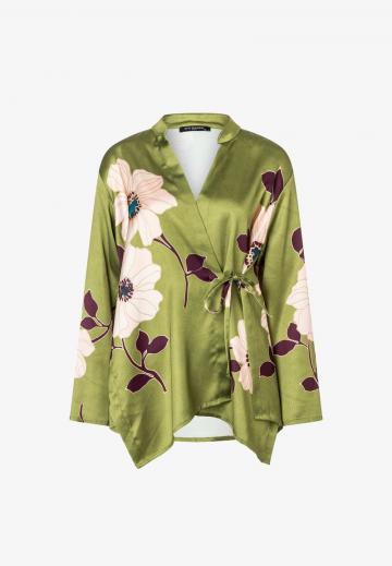 Атласная блузка