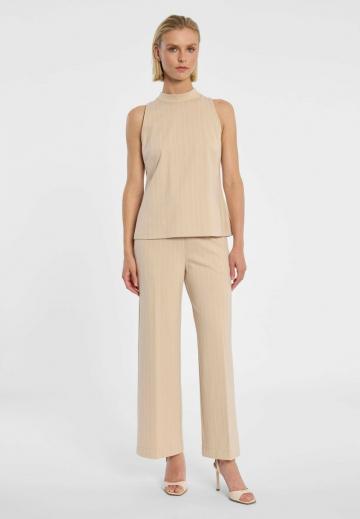 Блузка без рукавов