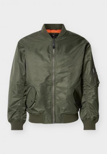 Куртка бомбер