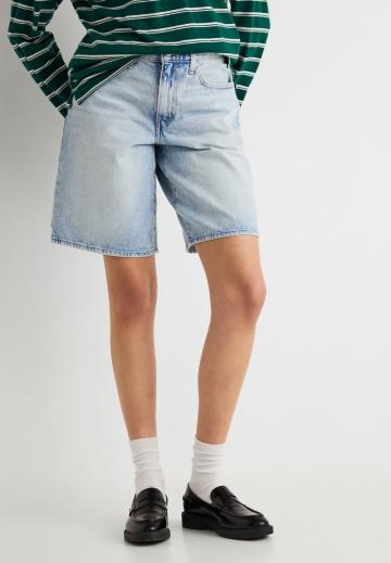 Джинсовые шорты