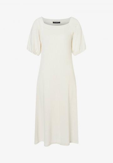 Вязаное платье