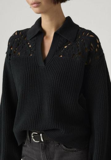 Пуловер с вырезом V