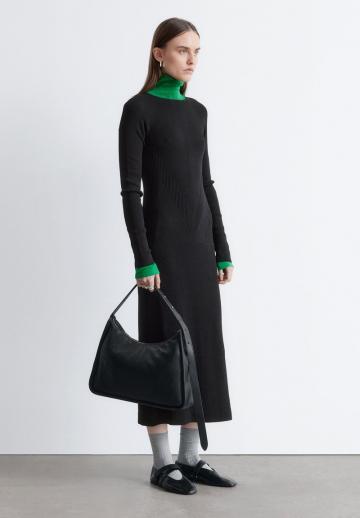 Вязаное платье