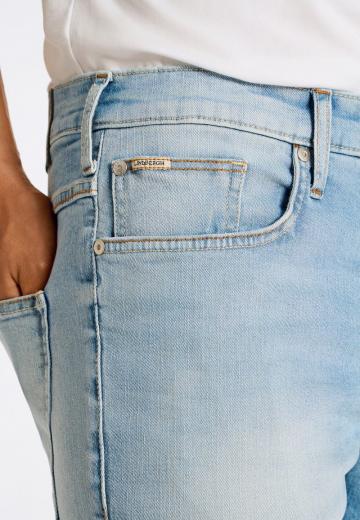 Узкие джинсы