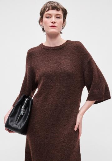 Вязаное платье