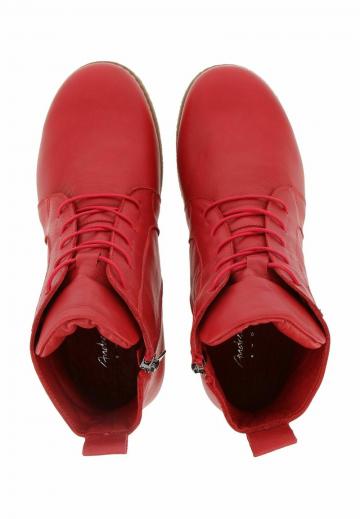 Ботинки на шнуровке