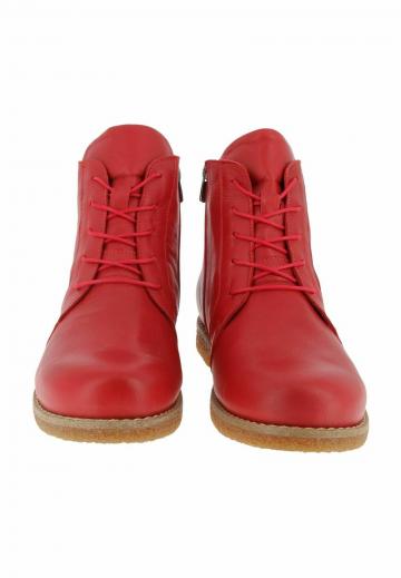 Ботинки на шнуровке