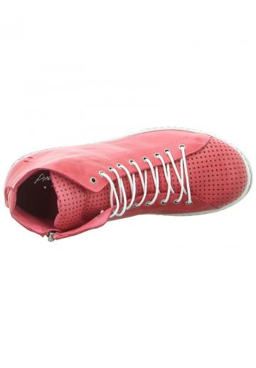 Ботинки на шнуровке