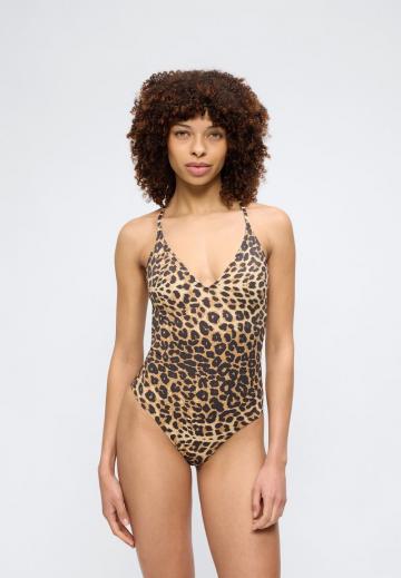 Слитный купальник