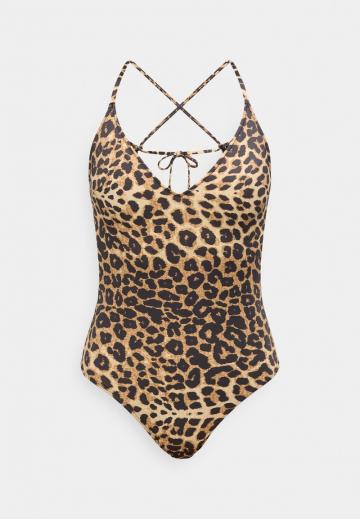 Слитный купальник