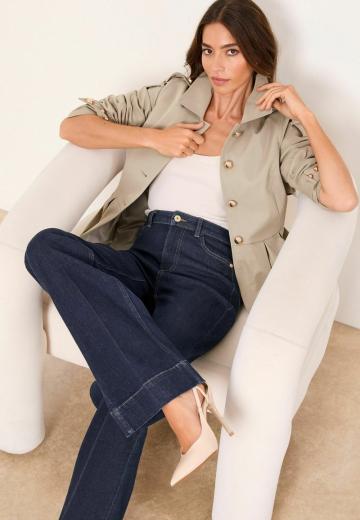 Клешеные джинсы