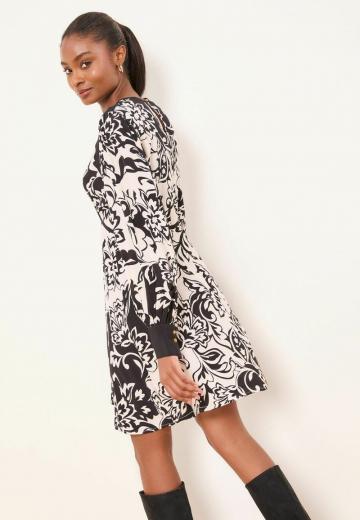 Короткое платье