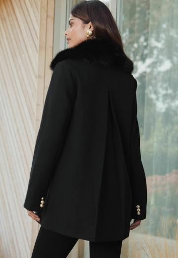 Короткое пальто