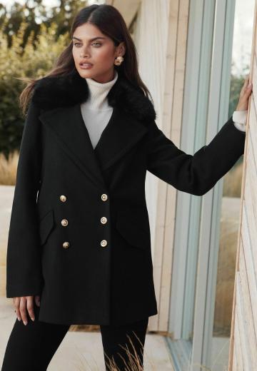 Короткое пальто