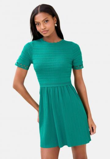 Вязаное платье