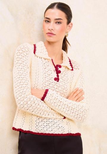 Пуловер с вырезом V