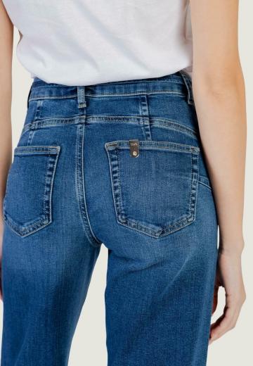 Клешеные джинсы