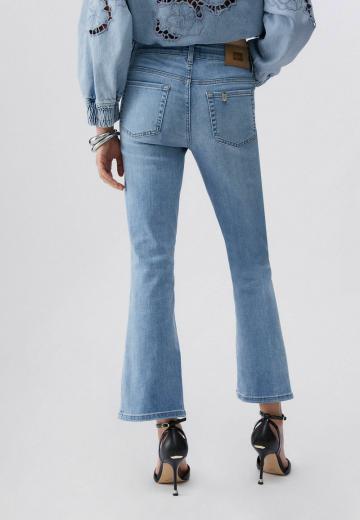 Клешеные брюки