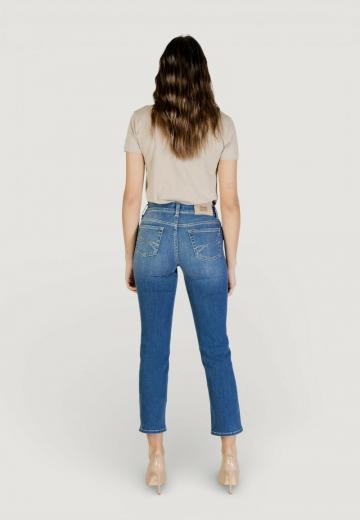 Короткие джинсы