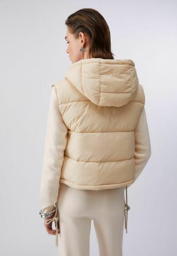 Пуховой жилет
