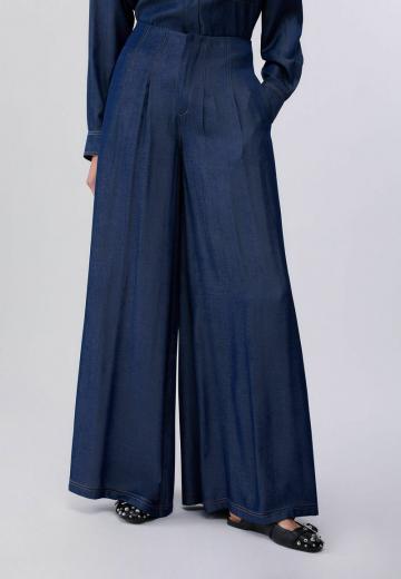 Клешеные джинсы