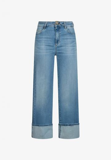 Клешеные джинсы