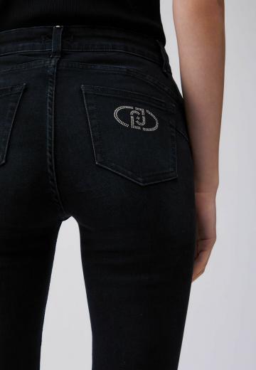 Узкие джинсы