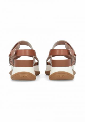 Босоножки на танкетке