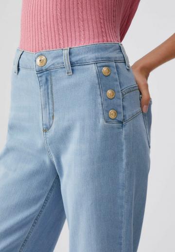 Клешеные джинсы